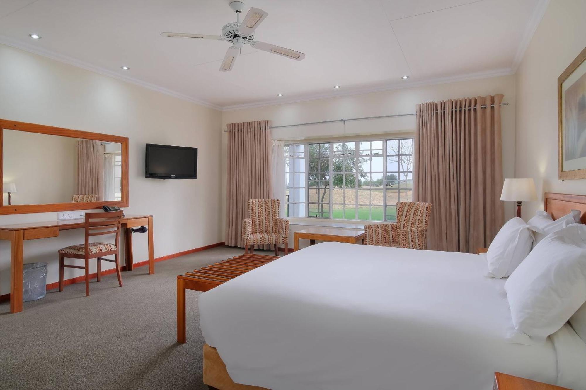 Protea Hotel By Marriott Polokwane Ranch Resort Dış mekan fotoğraf