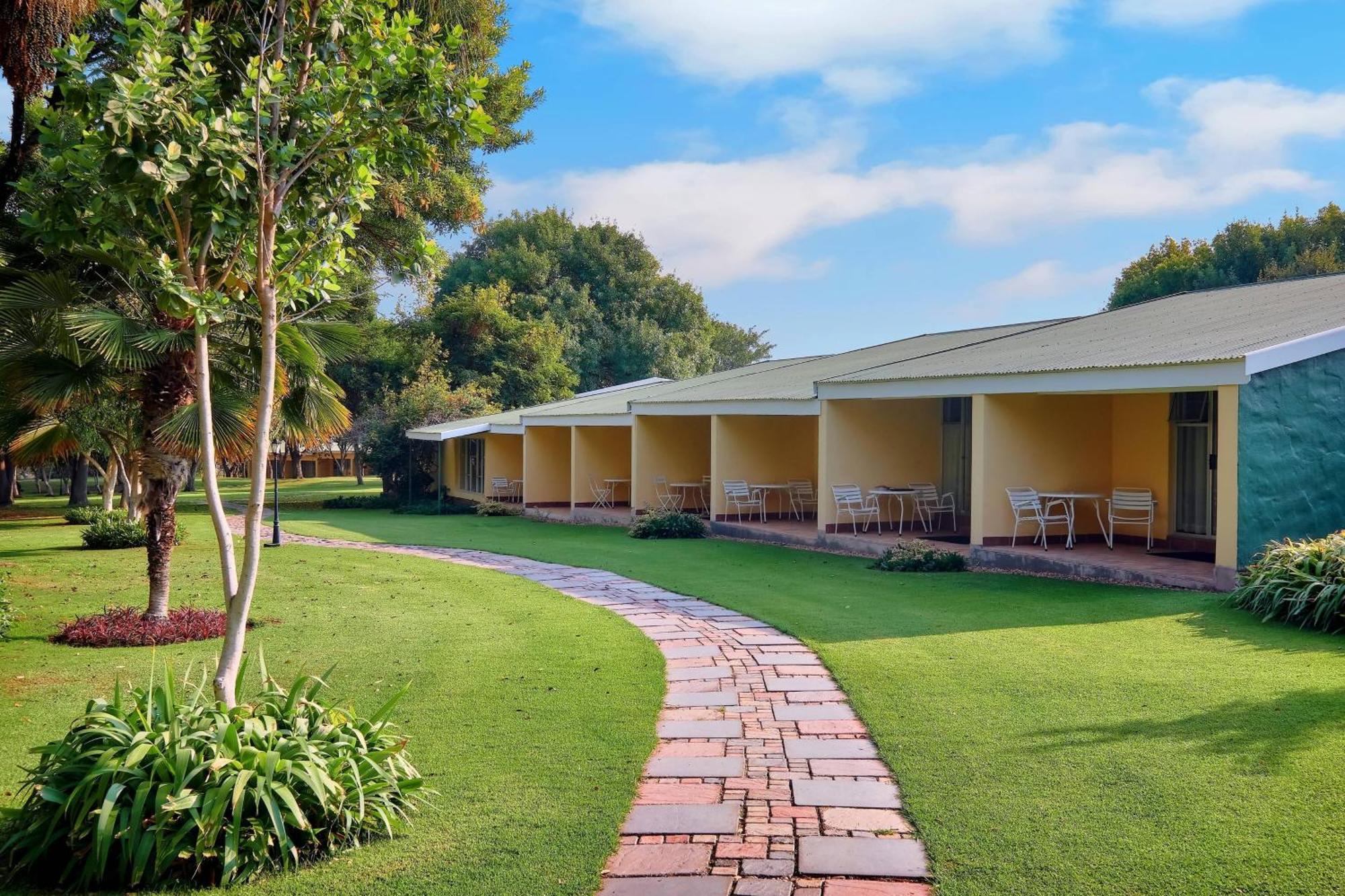 Protea Hotel By Marriott Polokwane Ranch Resort Dış mekan fotoğraf